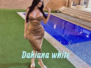 Dahiana_white