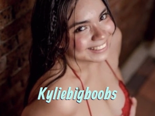 Kyliebigboobs