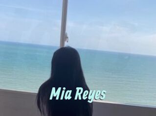 Mia_Reyes