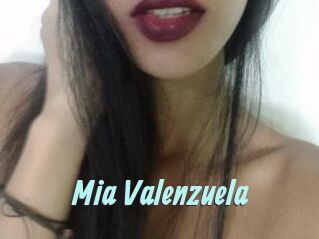 Mia_Valenzuela